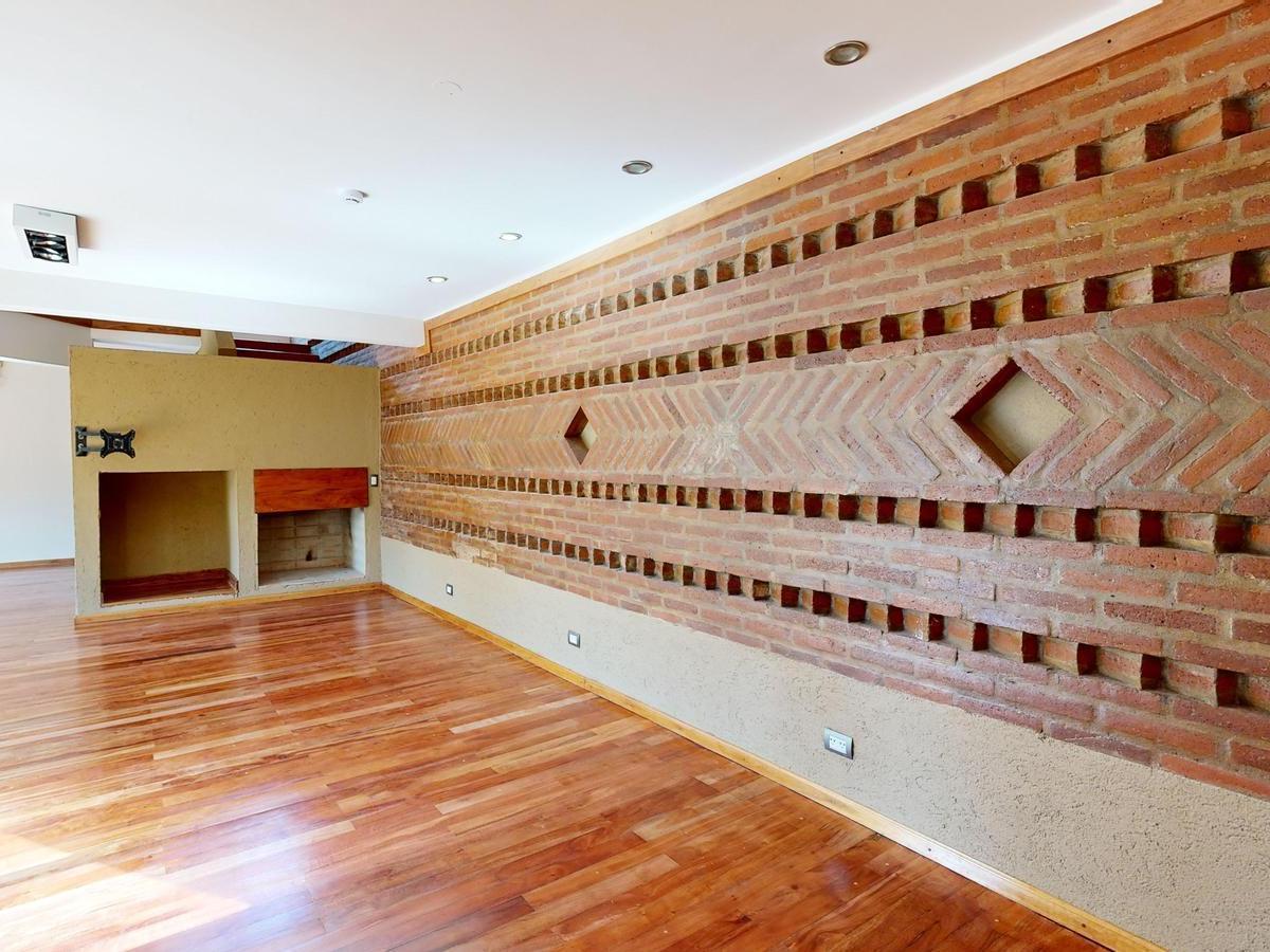 Venta Casa 4 Dorm. 4 Baños / Pileta. Apta Credito Hipotecario 2