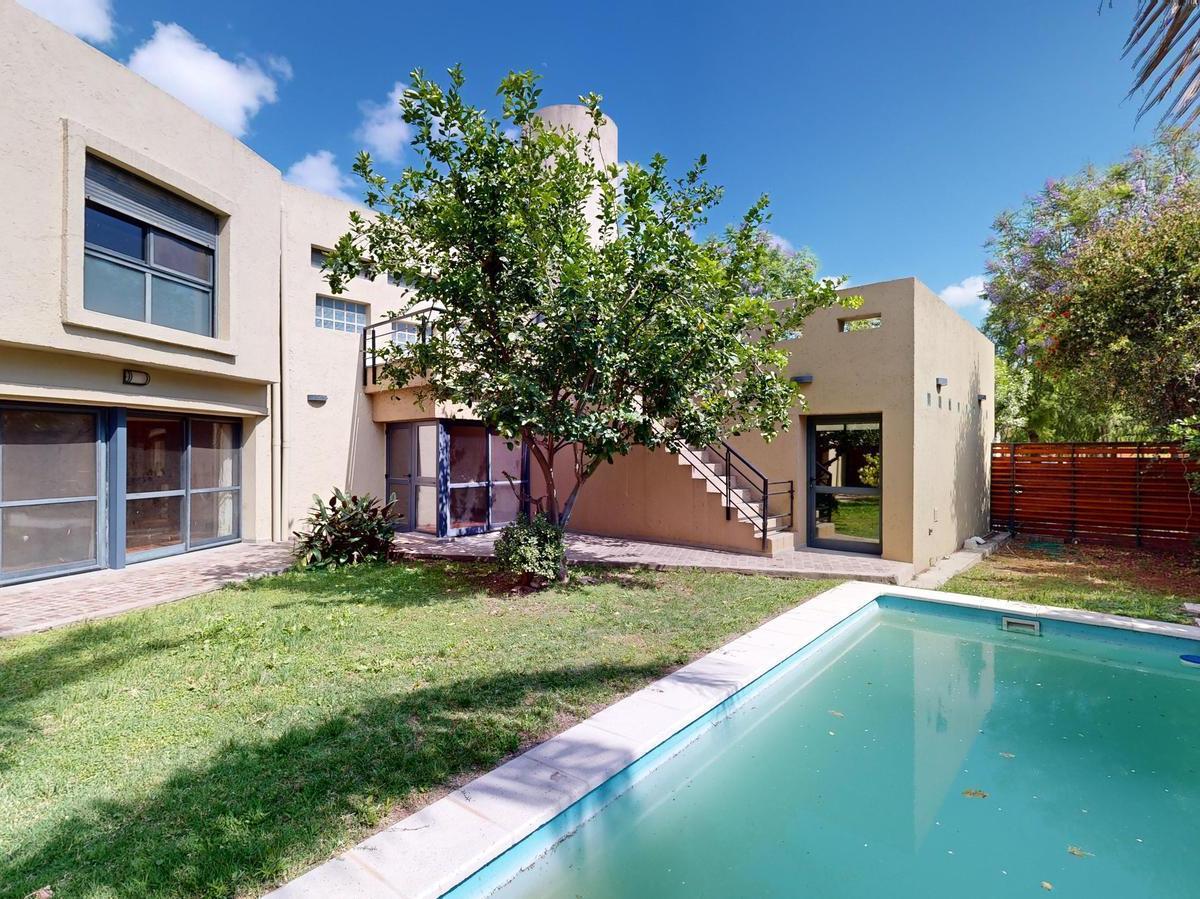 Venta Casa 4 Dorm. 4 Baños / Pileta. Apta Credito Hipotecario 3