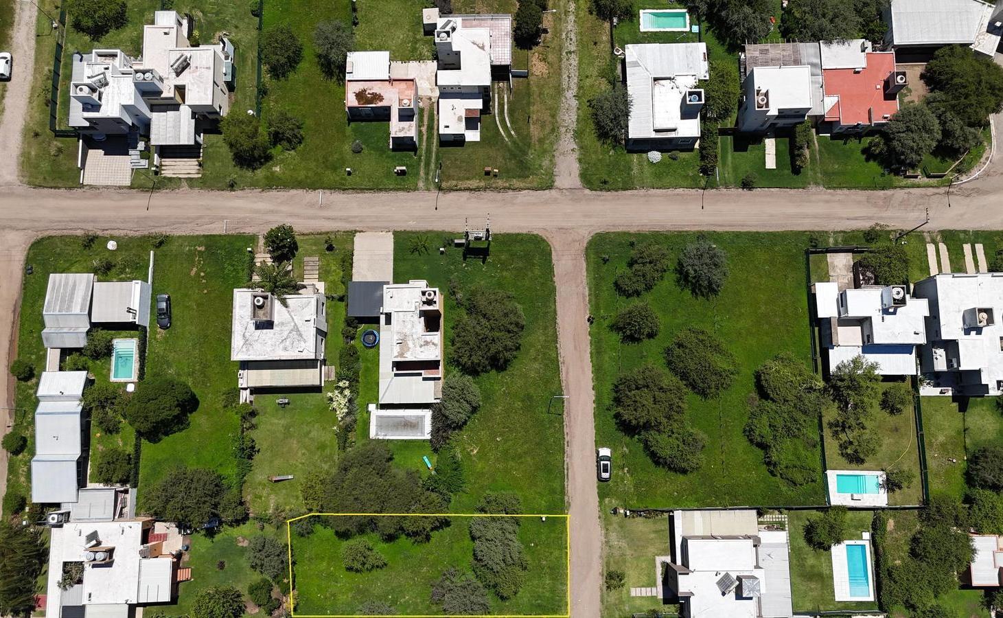 Terreno lote en venta en Villa Catalina cerca de ingreso