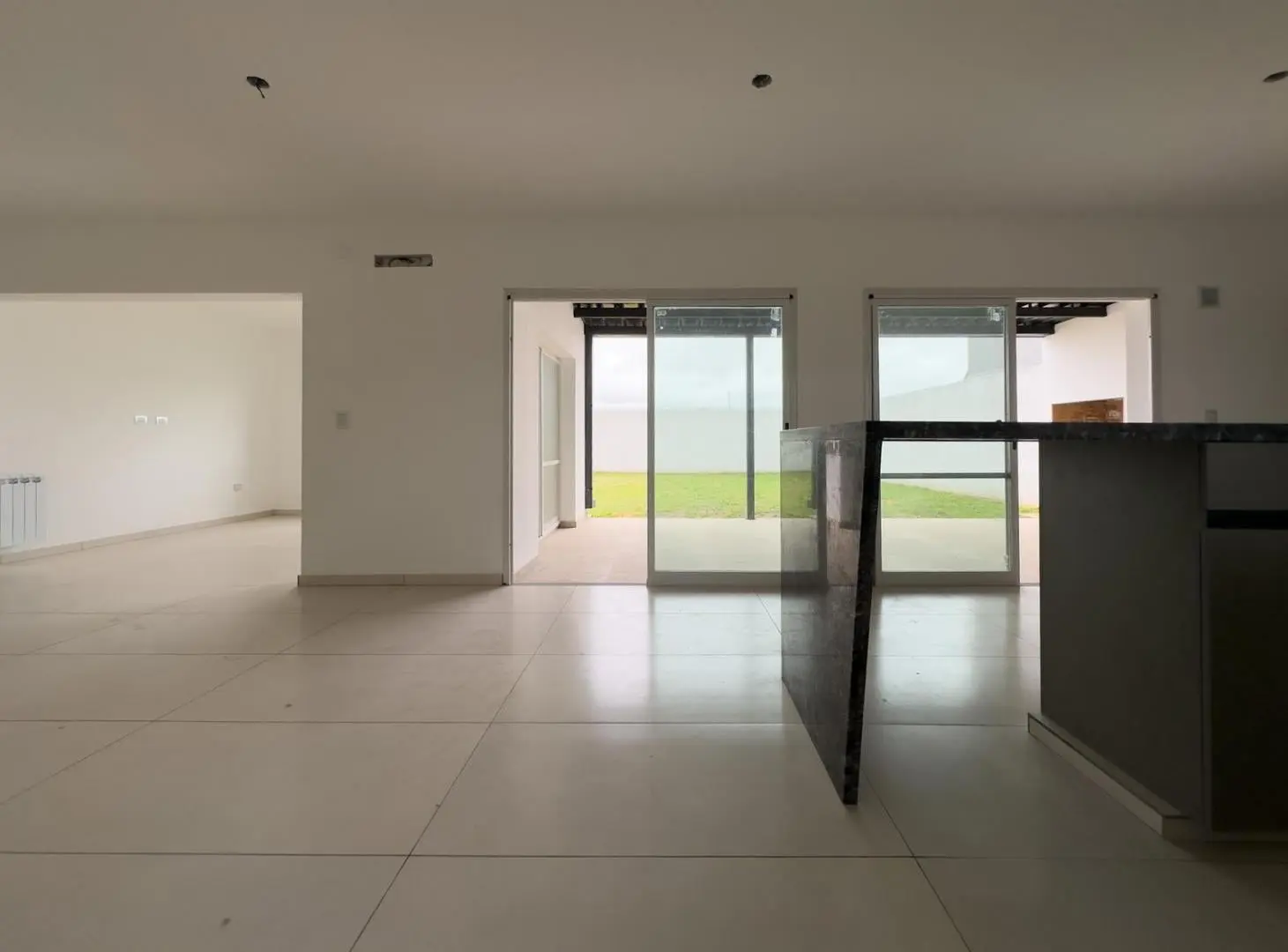 Casa en venta de 3 dormitorios/3 baños, gran patio, DOCTA 4