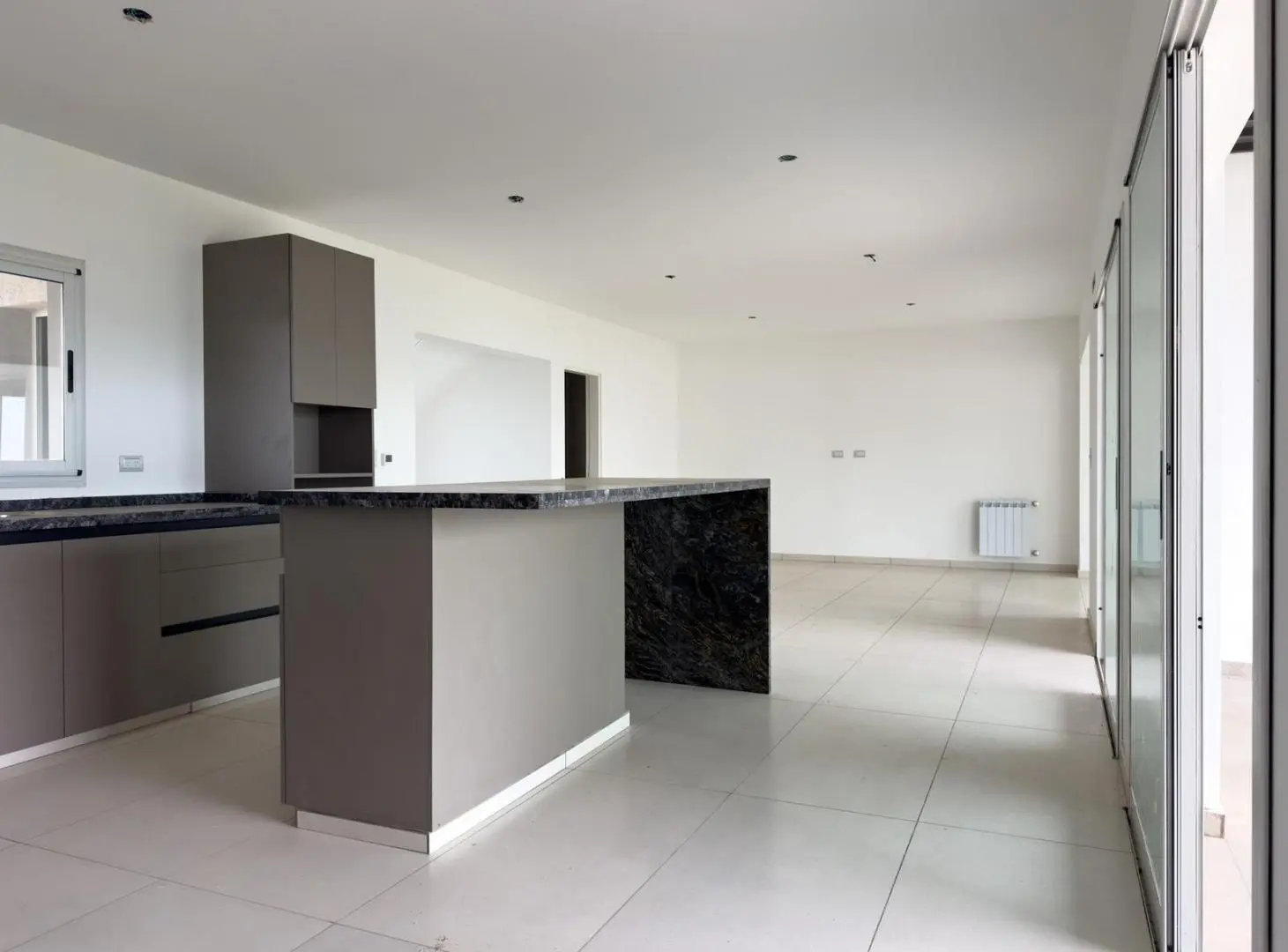 Casa en venta de 3 dormitorios/3 baños, gran patio, DOCTA 5