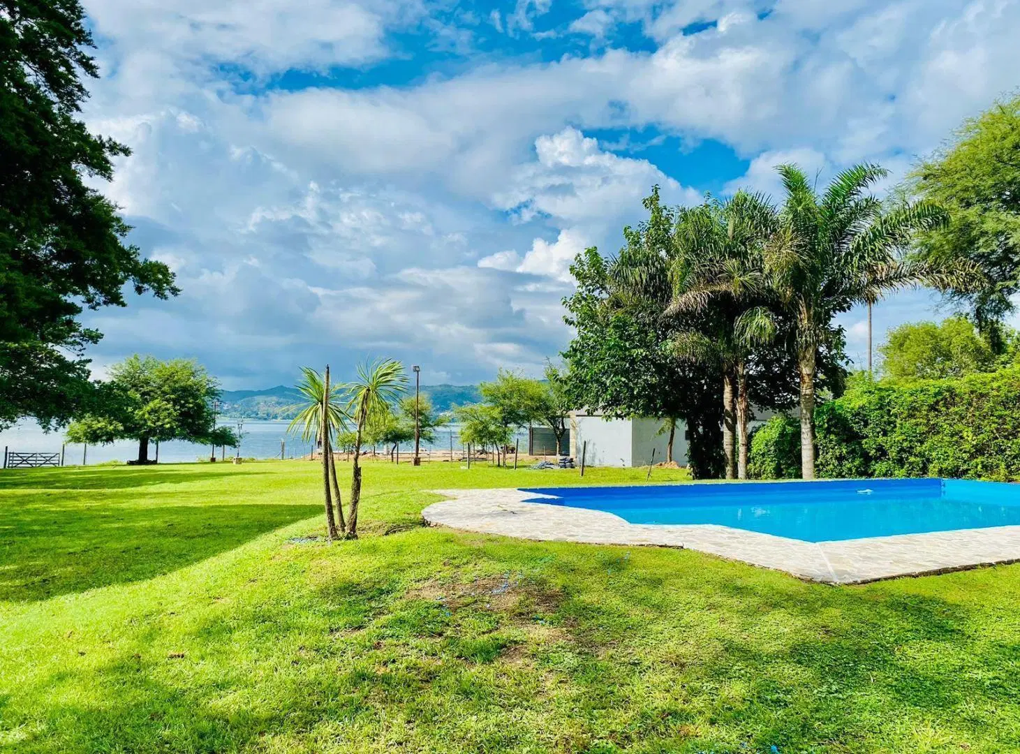 Casa en Venta en Villa Santa Cruz Del Lago con Bajada al Lago 3