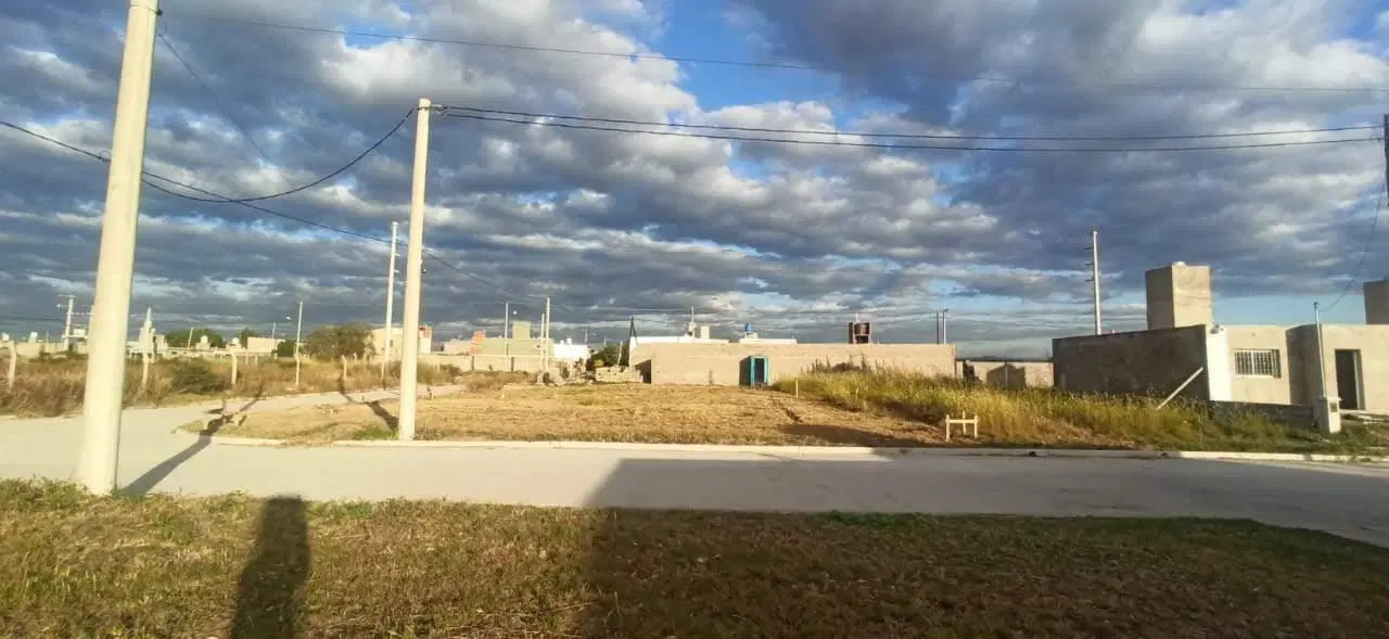 Terreno en venta con Cimientos SMATA 3 5