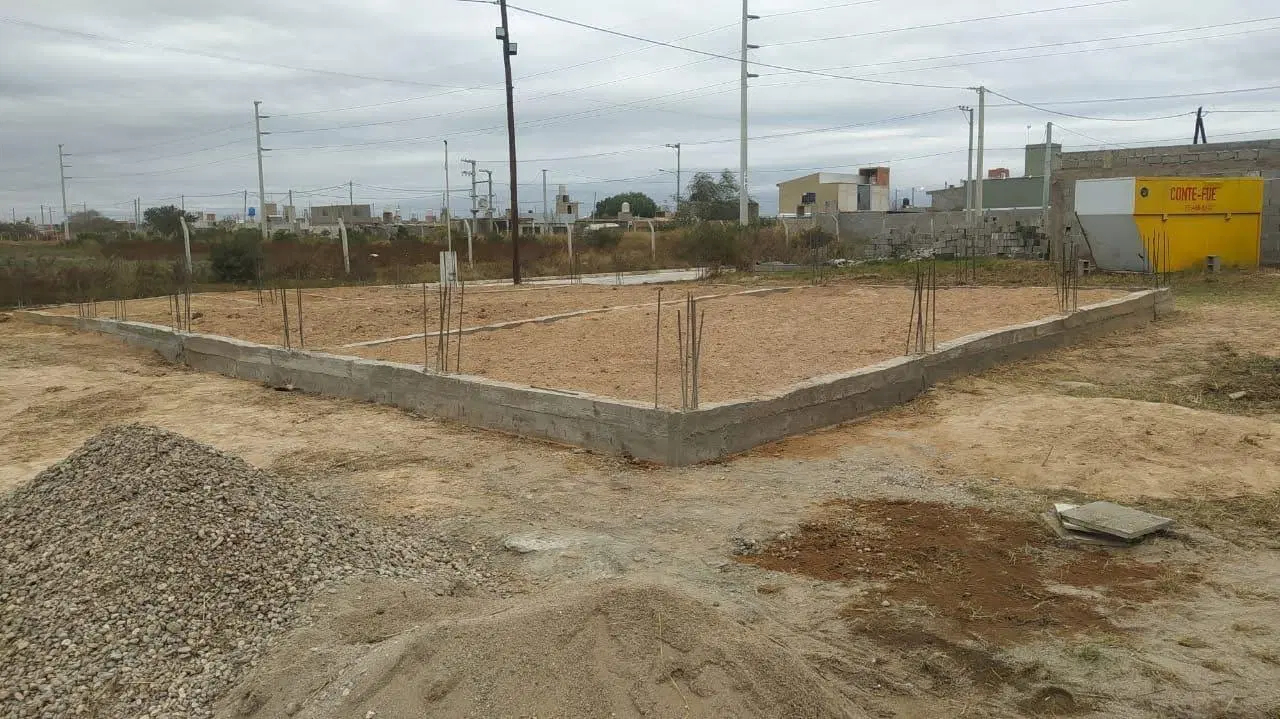 Terreno en venta con Cimientos SMATA 3 1
