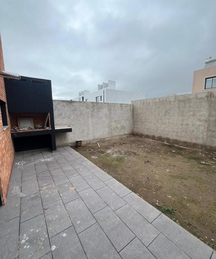 Vendo duplex 2 dorm en QUEBRADAS DE MANANTIALES