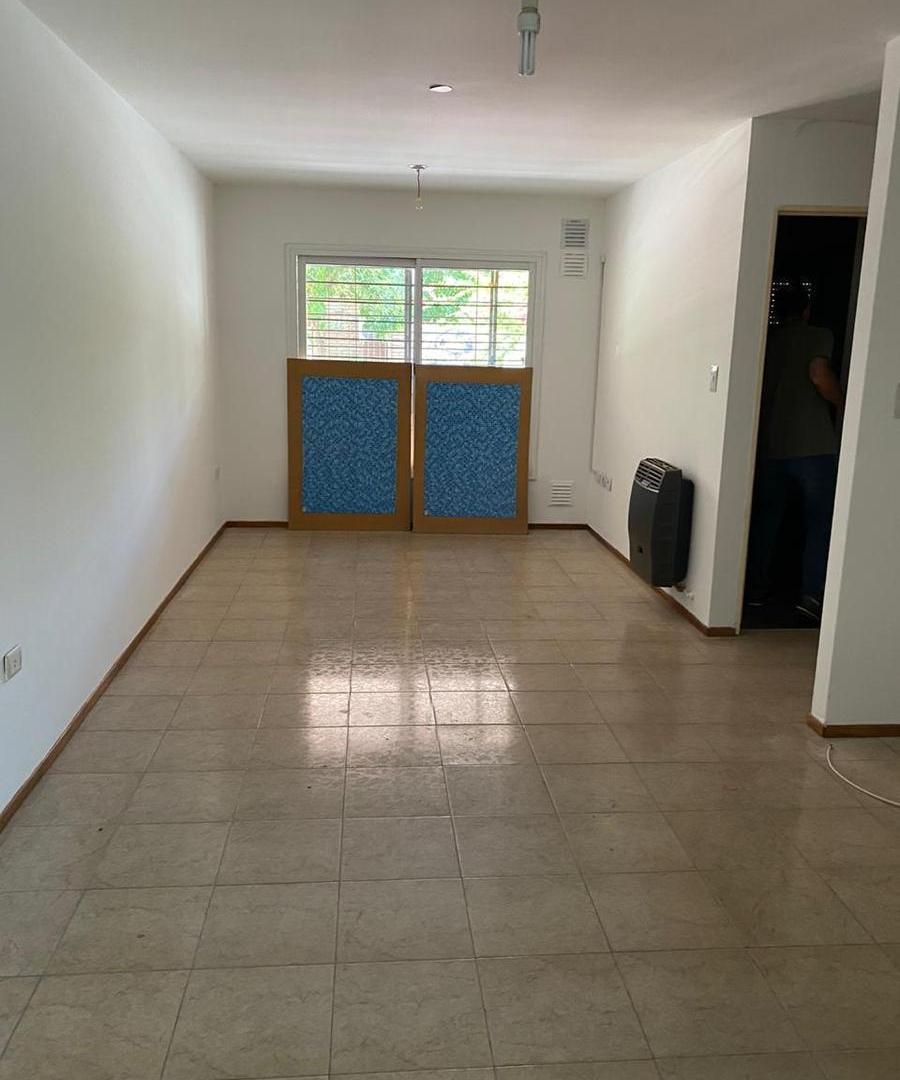 Foto de Alquiler Departamento 1 dormitorio Cochera y Patio, imagen 1