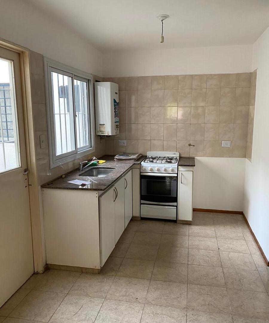 Foto de Alquiler Departamento 1 dormitorio Cochera y Patio, imagen 4