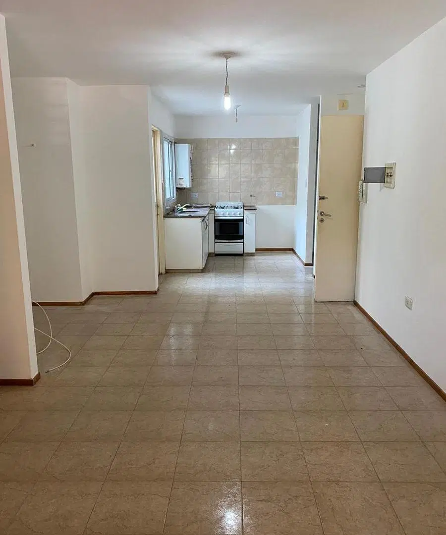 Alquiler Departamento 1 dormitorio Cochera y Patio 5