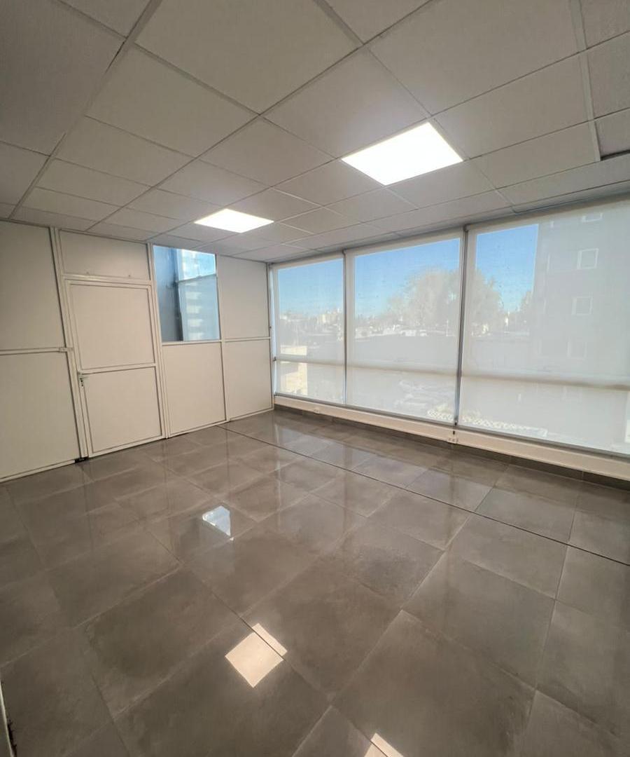 Foto de Oficina en ALQUILER sobre av Colón, imagen 2