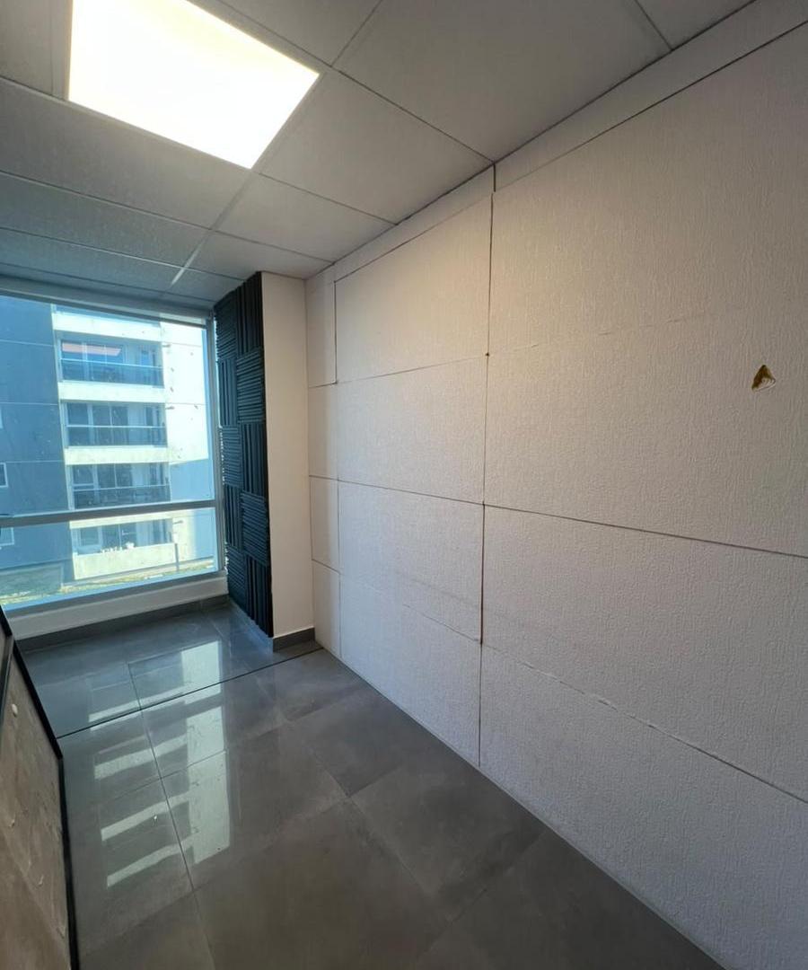 Foto de Oficina en ALQUILER sobre av Colón, imagen 5