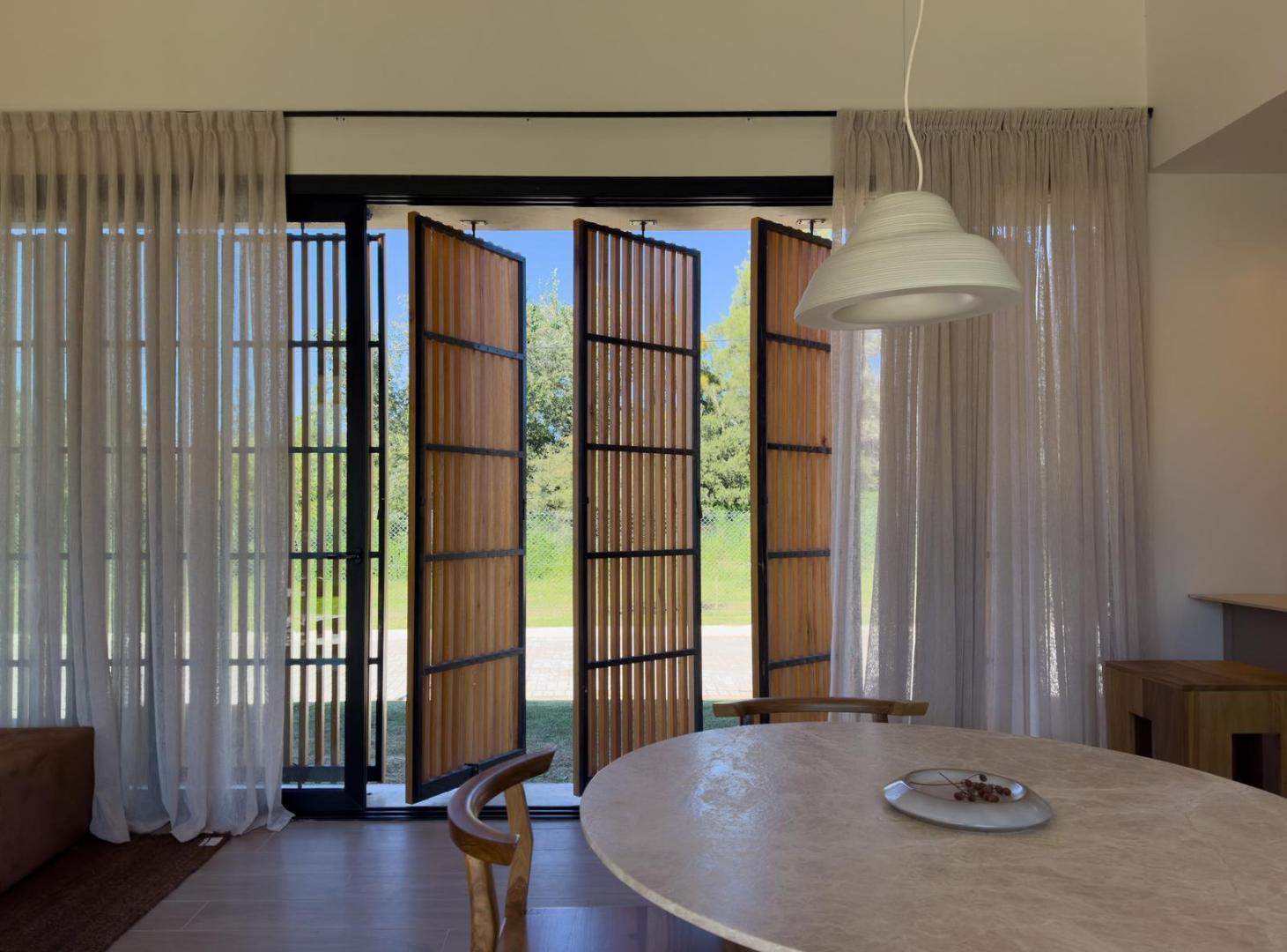 Foto de CASA EN VENTA PLANTA BAJA 3 DORMITORIOS CON SEGURIDAD VILLA ALLENDE GOLF, imagen 5