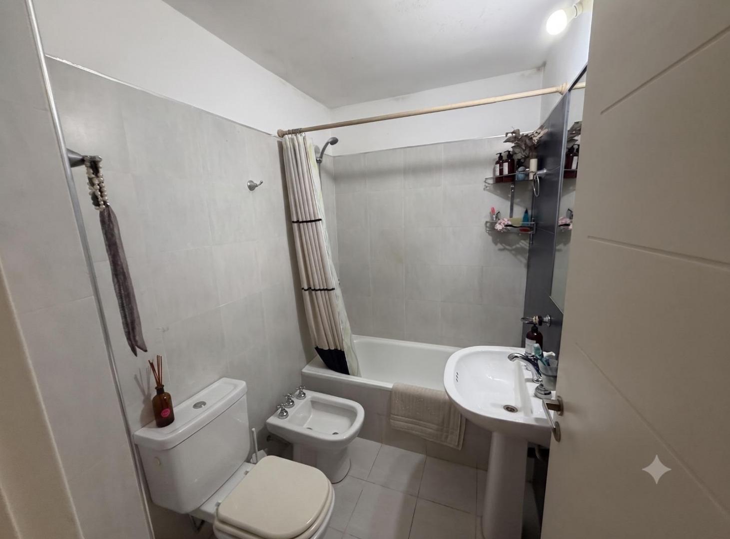 Foto de Departamento 1 dormitorio en Alquiler Barrio Gral Paz - Amenities, imagen 4