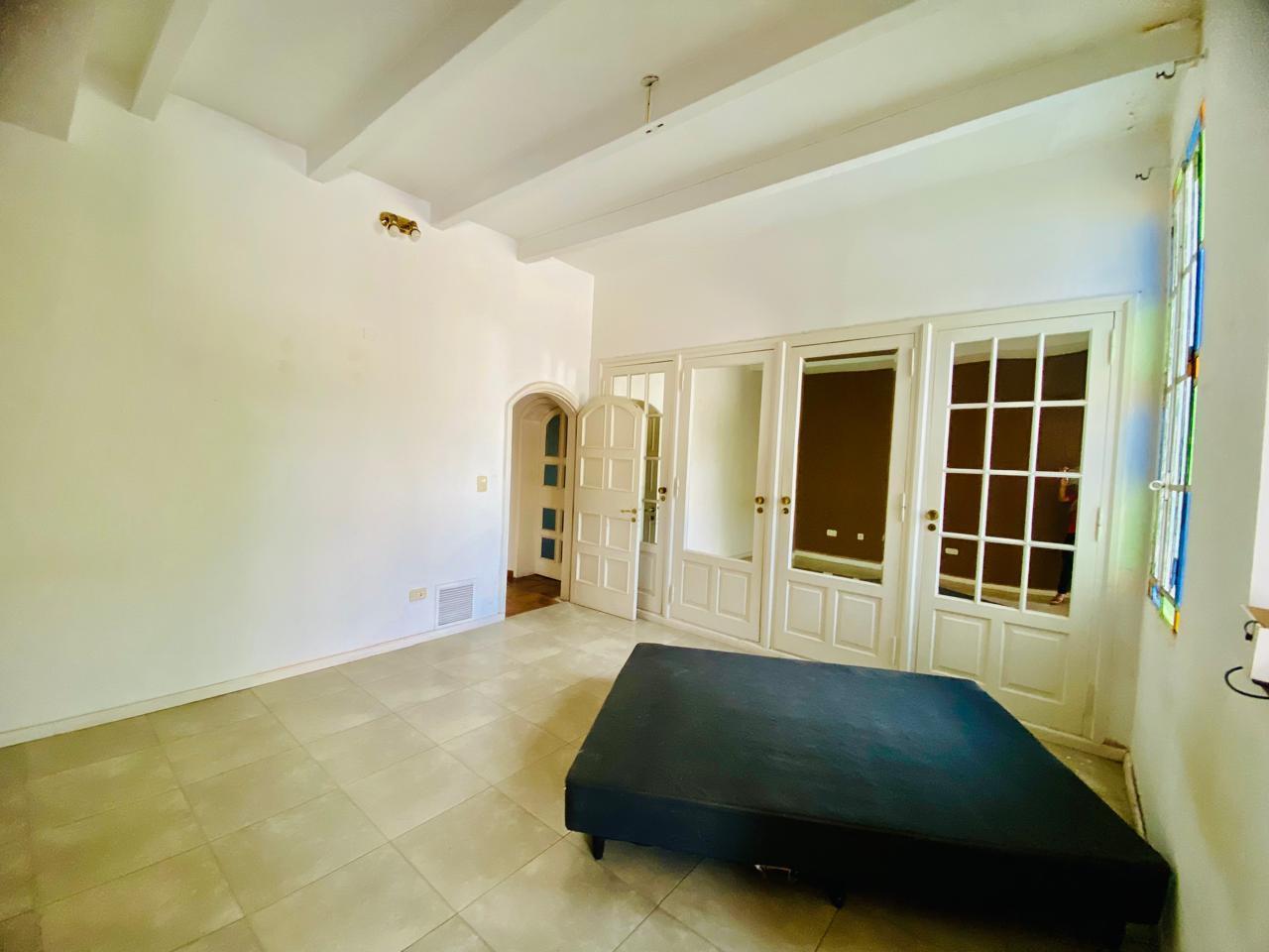 Foto de Casa excepcional con gran lote en Villa Belgrano, imagen 2