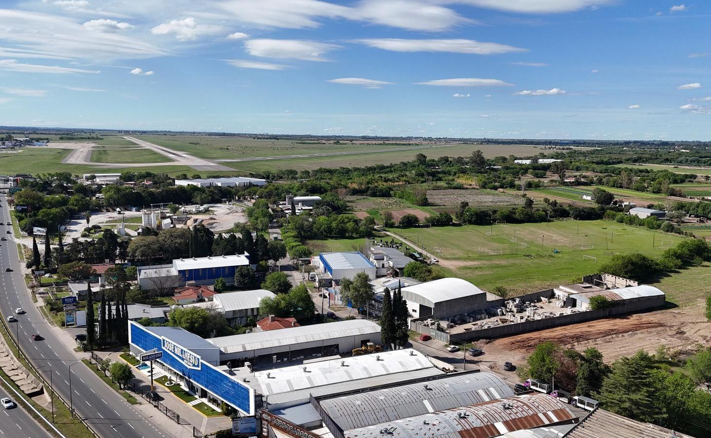 Foto de Terreno Lote Industrial en Venta a metros aeropuerto con Galpon, imagen 3