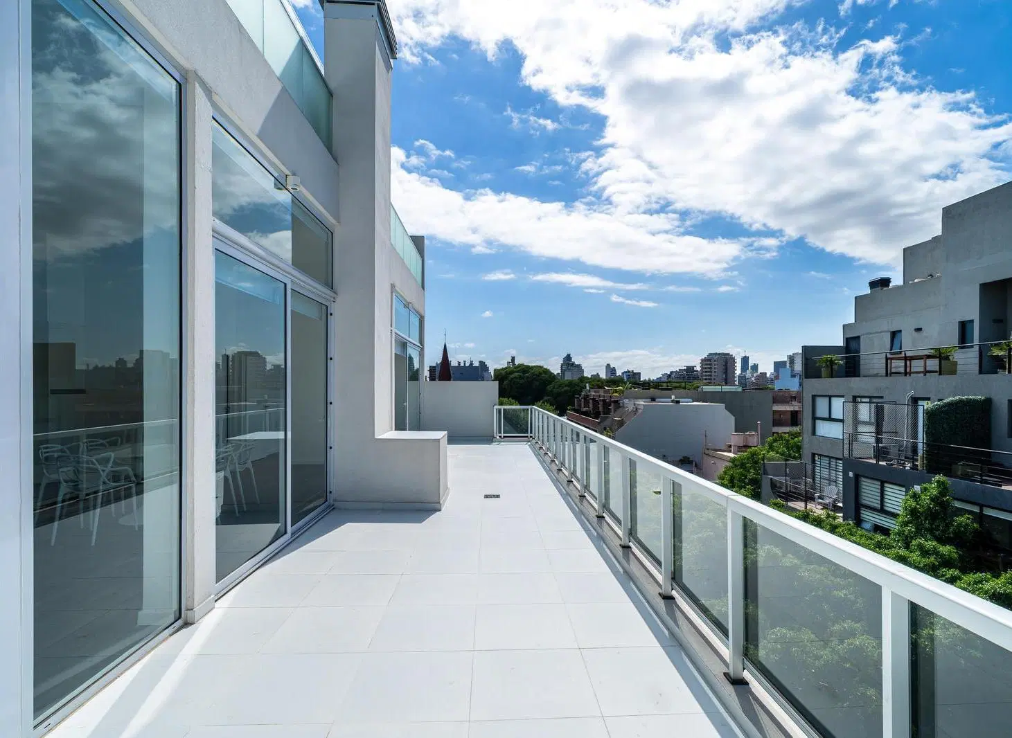 Departamento 3 ambientes en venta  con  balcón terraza, cochera, amenities y seguirdad 24hs 2