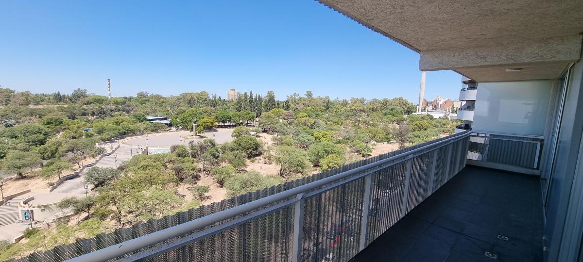 Venta Piso Completo Frente Al Parque Sarmiento 5