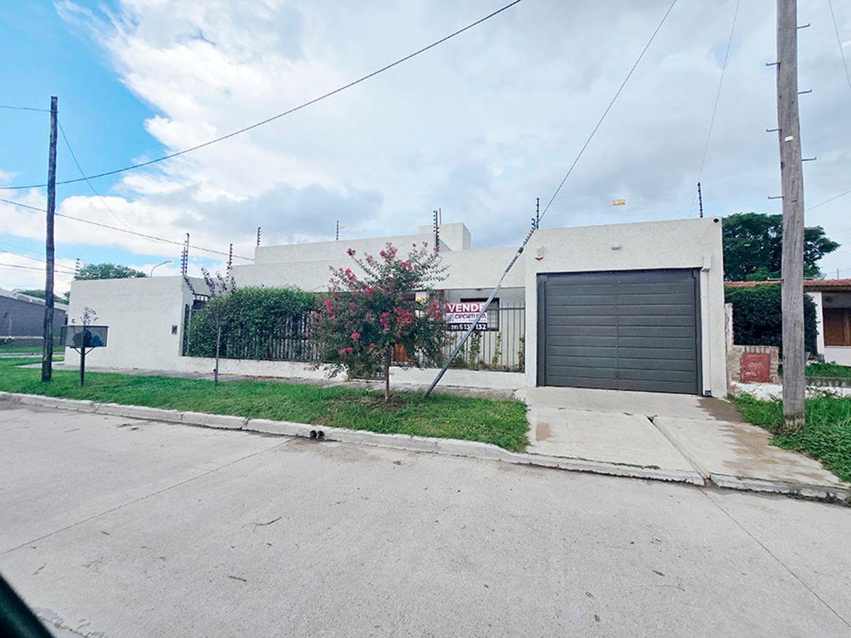 En Venta Casa en Planta Baja 3D 2B Barrio La salle