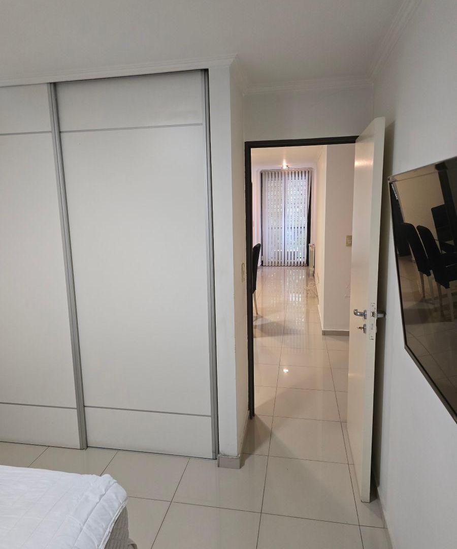 Foto de Departamento de 60 m² con 2 dormitorios en venta en General Paz, imagen 2