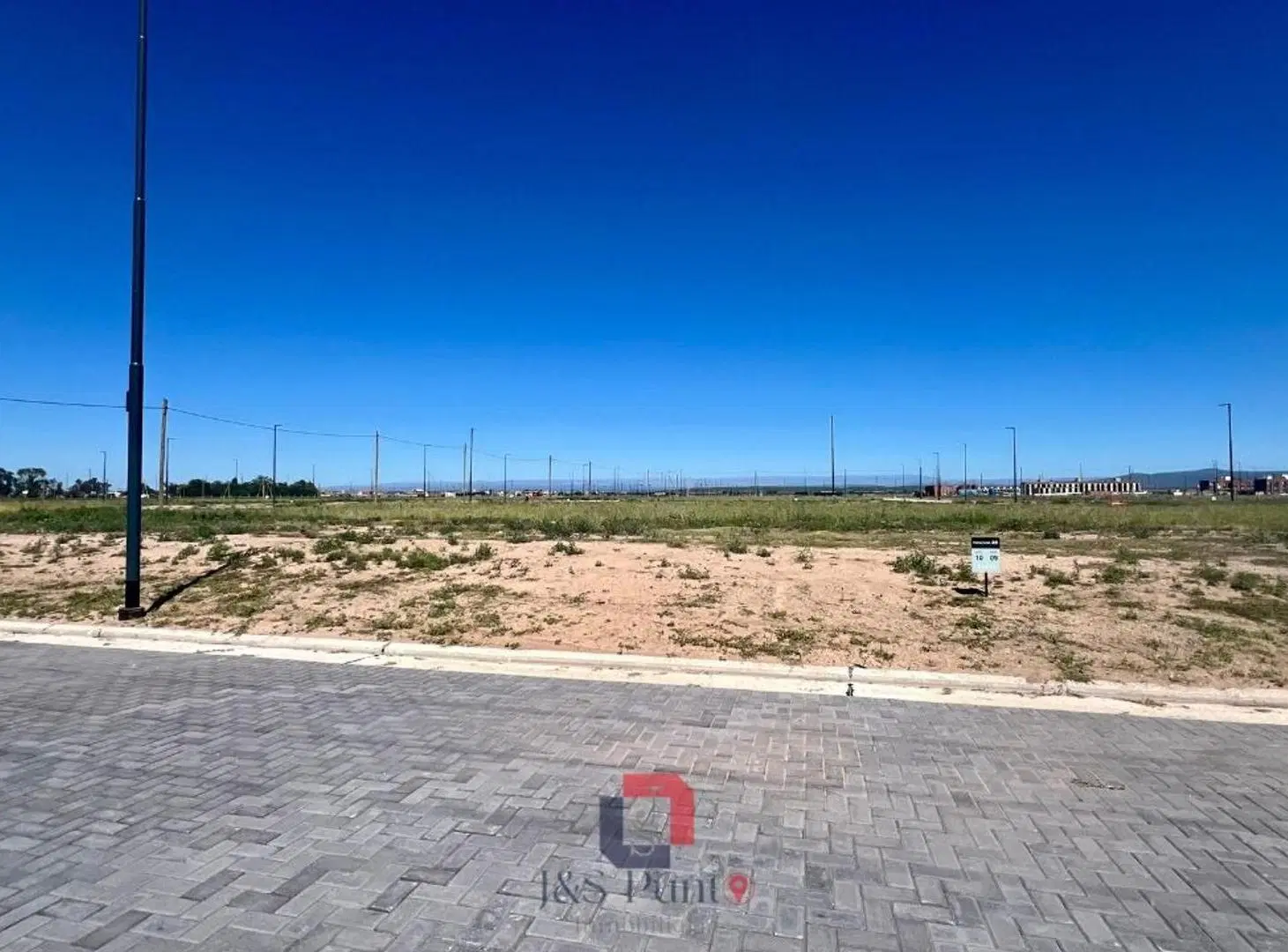 LOTE EN ABRAS DE MANANTIALES 1