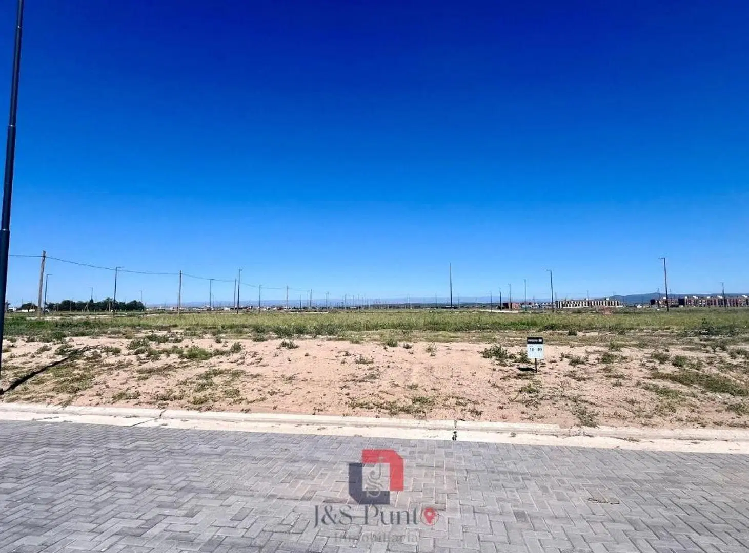 LOTE EN ABRAS DE MANANTIALES 5