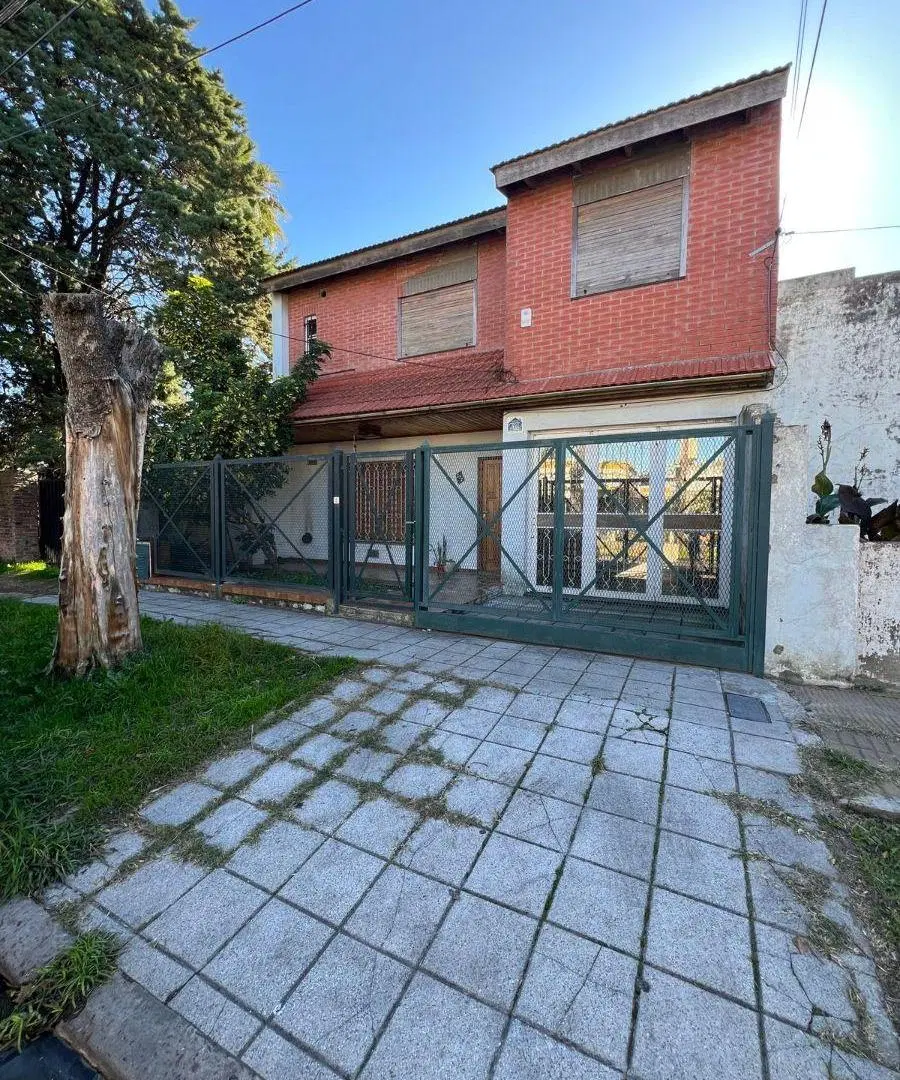 CASA EN ALQUILER! 2 DORMITORIOS! 3