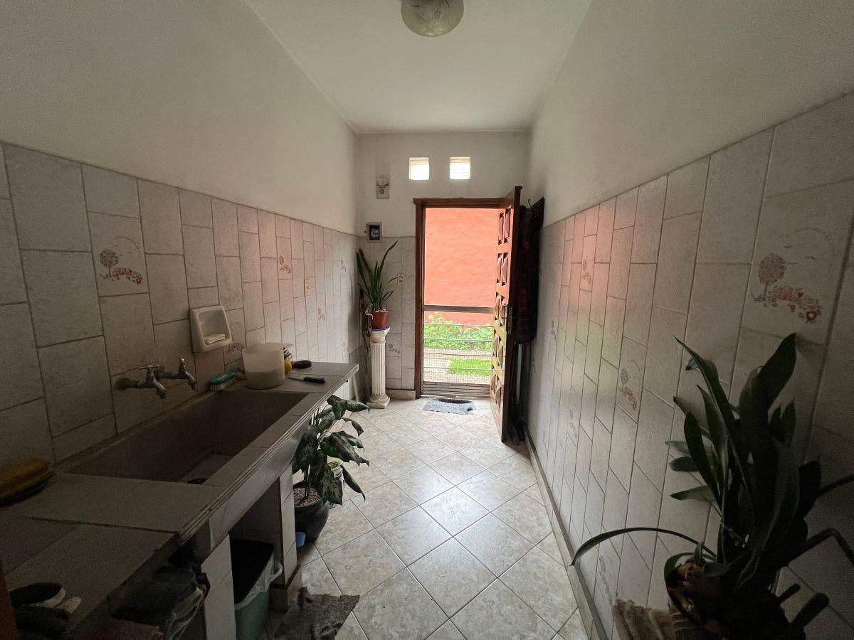 Foto de VENTA! CASA Y DEPARTAMENTO SOBRE UN LOTE DE 600M2!, imagen 1
