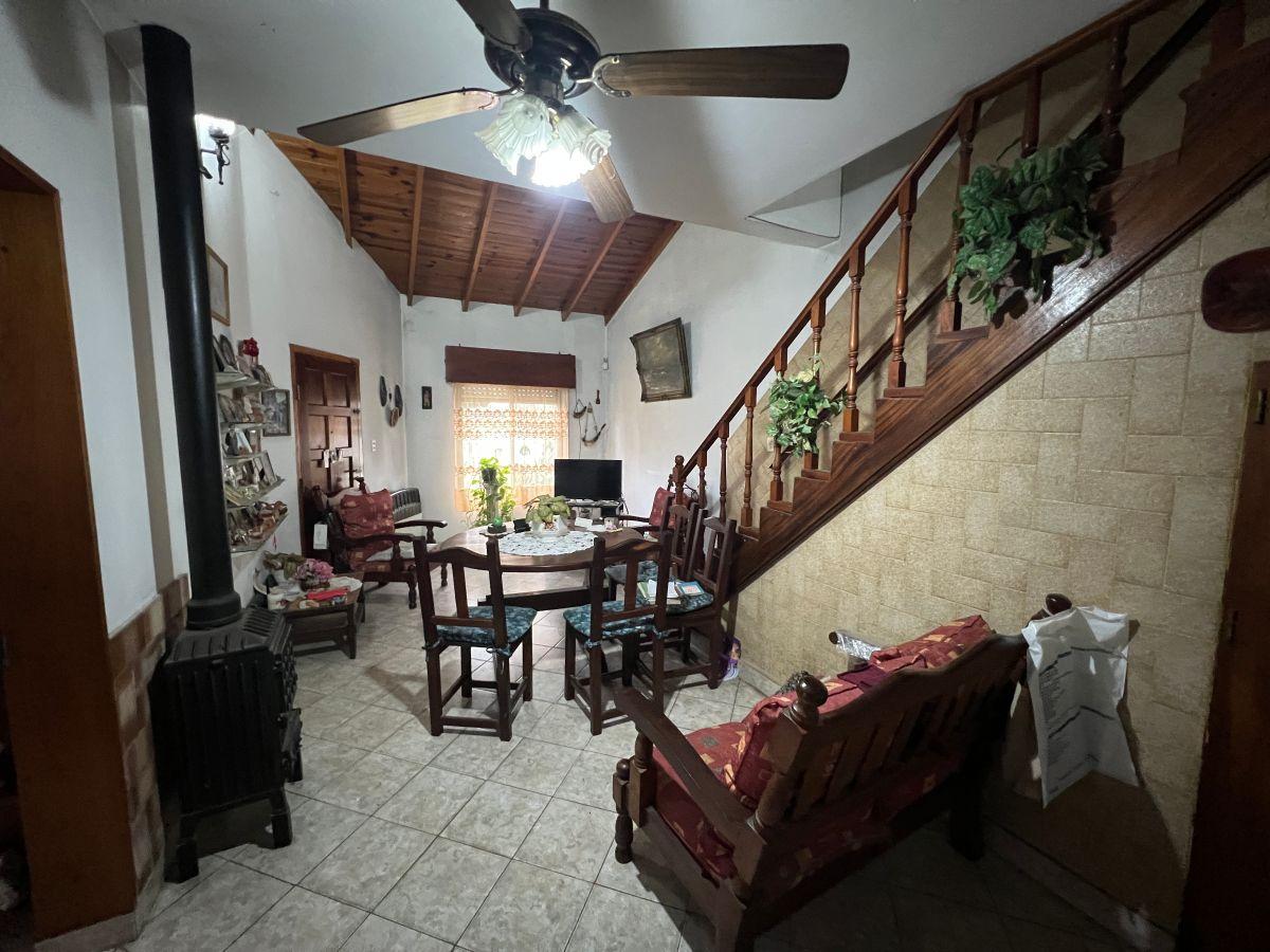Foto de VENTA! CASA Y DEPARTAMENTO SOBRE UN LOTE DE 600M2!, imagen 4