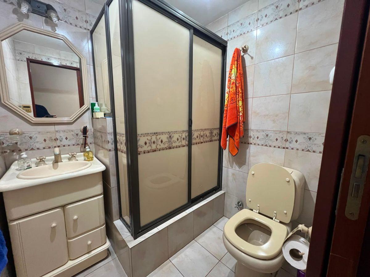 Foto de VENTA! Monte Grande! Casa 5 Dormitorios! Zona centro!, imagen 5