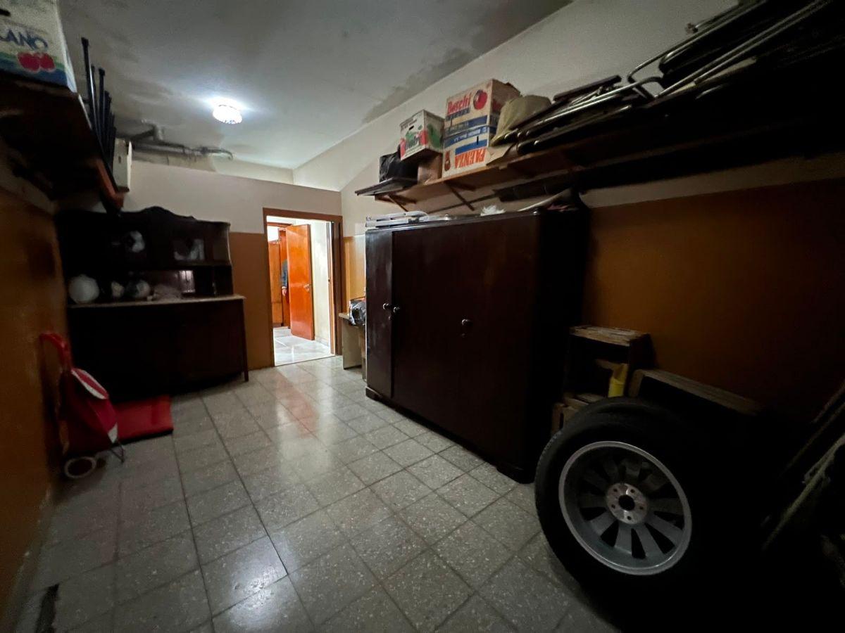 Foto de VENTA! Monte Grande! Casa 5 Dormitorios! Zona centro!, imagen 3