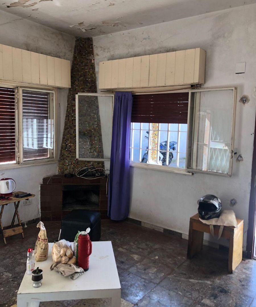 Foto de Casa 2 dormitorios a reciclar en Luis Guillon! Ideal Flipping, imagen 2