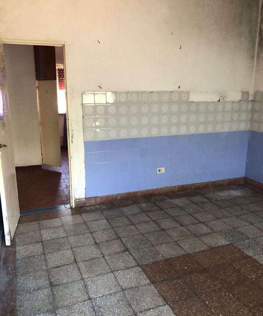 Foto de Casa 2 dormitorios a reciclar en Luis Guillon! Ideal Flipping, imagen 3