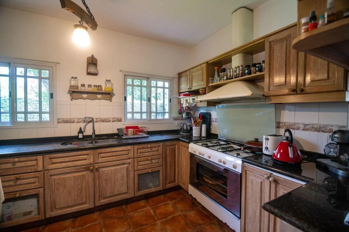 Casa Venta 5 Ambientes Casco de Moreno 2