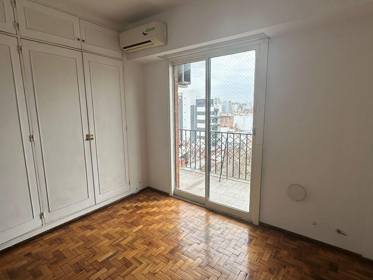 Venta Departamento 4 Ambientes en Parque Patricios con Balcón 2