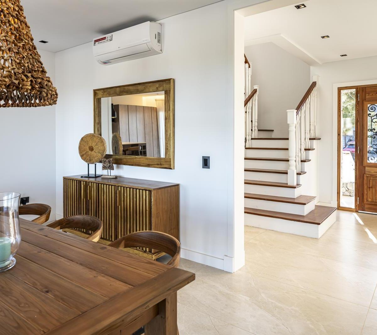 Venta de Casa Sobre La Playa 11 Ambientes en Costa Esmeralda Exclusiva 2
