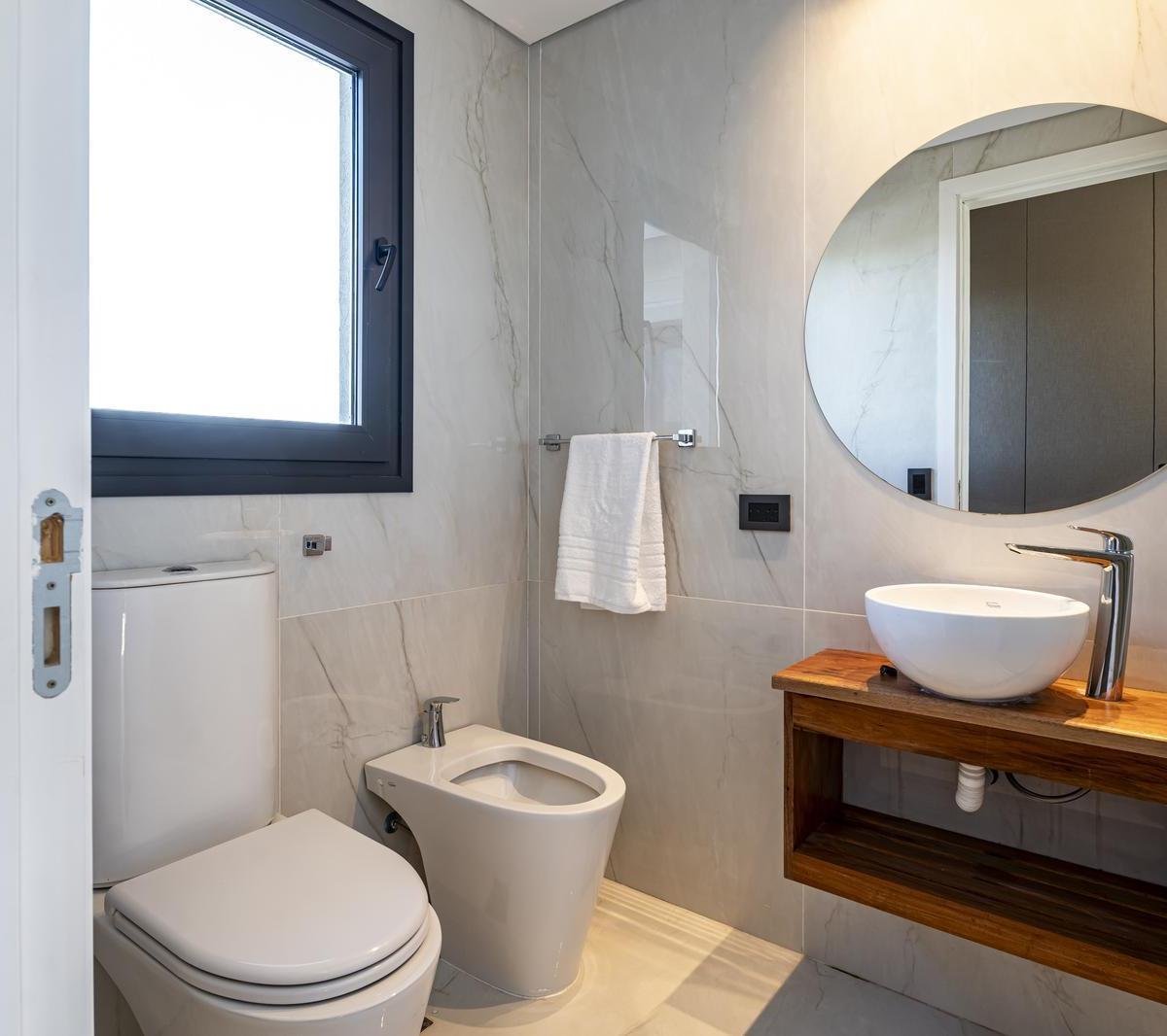 Venta de Casa Sobre La Playa 11 Ambientes en Costa Esmeralda Exclusiva 1