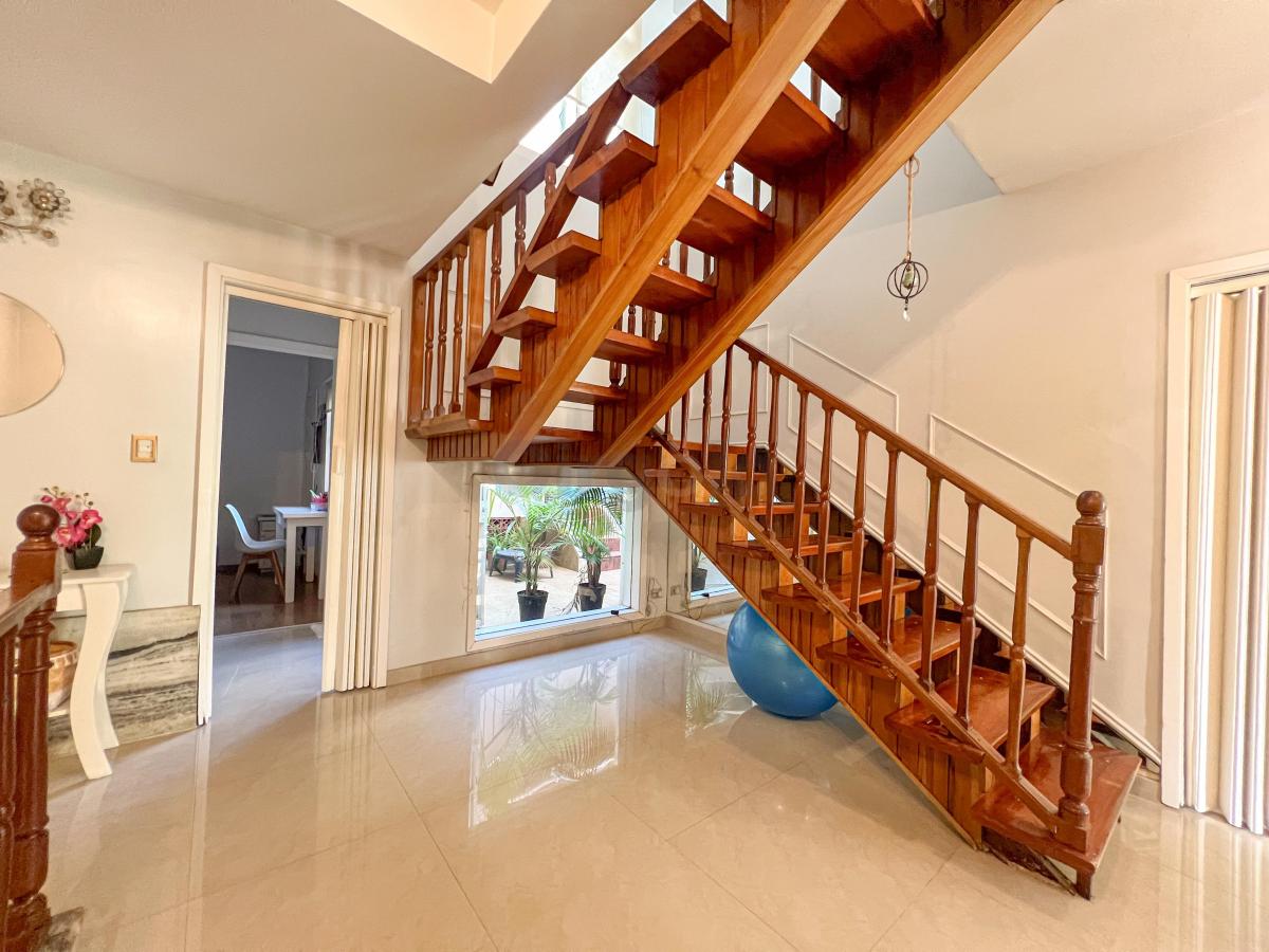 Venta de Casa 7 Ambientes Cochera en Barracas. Quincho. 2