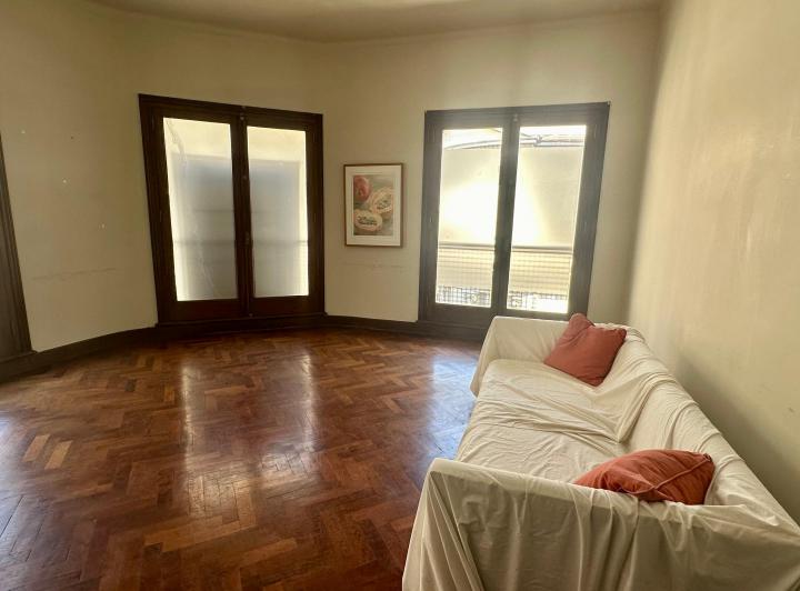 Venta oficina de 9 ambientes en San Nicolás 2