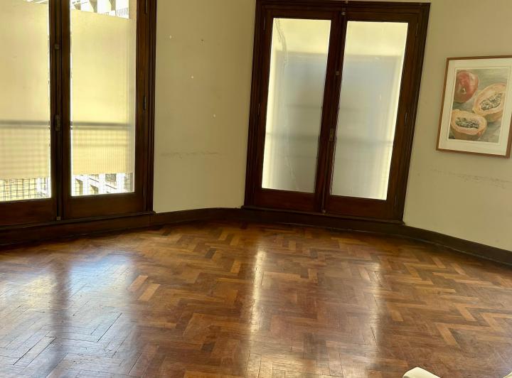 Venta oficina de 9 ambientes en San Nicolás 5