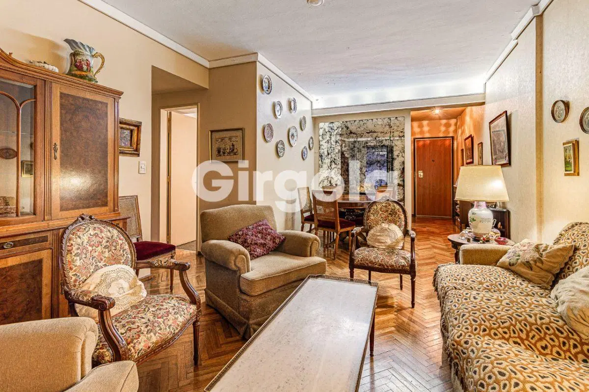 Departamento 3 ambientes con dependencia en venta en Caballito 5