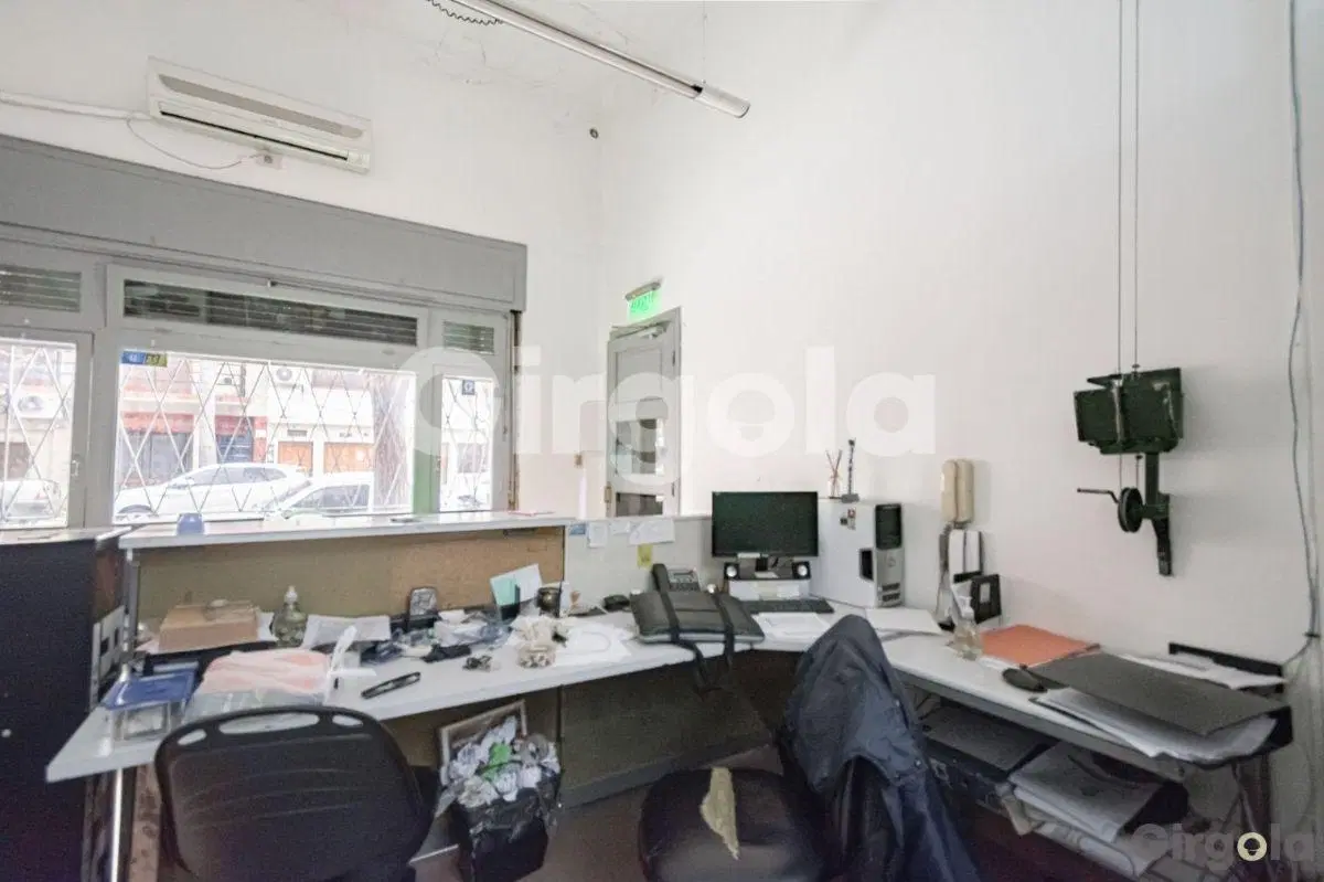 Venta Galpón en Flores 685m2 4