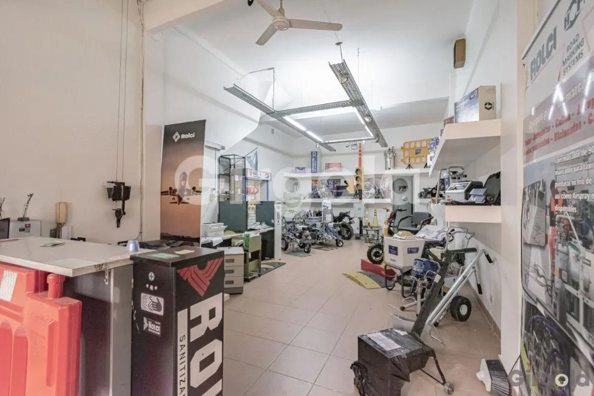Venta Galpón en Flores 685m2 2