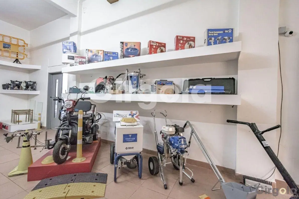 Venta Galpón en Flores 685m2 5