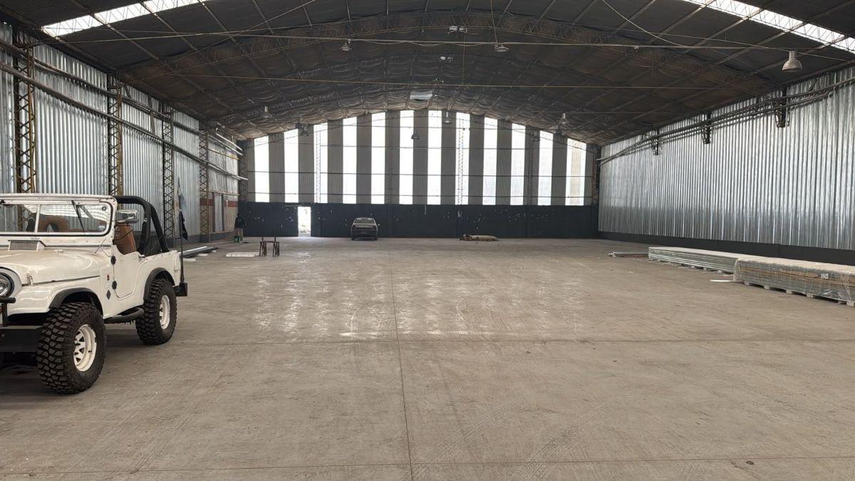 Foto de Galpón en alquiler de 2300m2 ubicado en La Reja, imagen 2