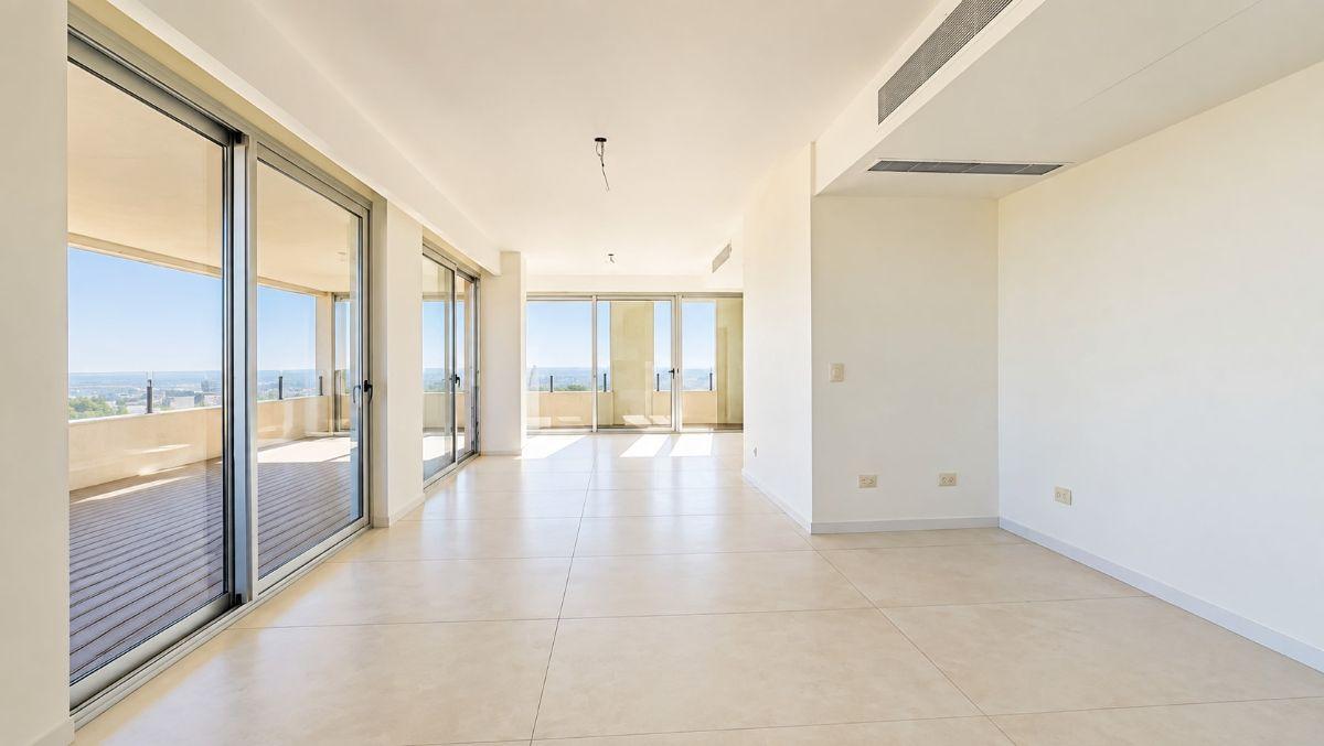 Foto de Departamento en Venta 5 ambientes con balcon cochera amenities Lomas de, imagen 3