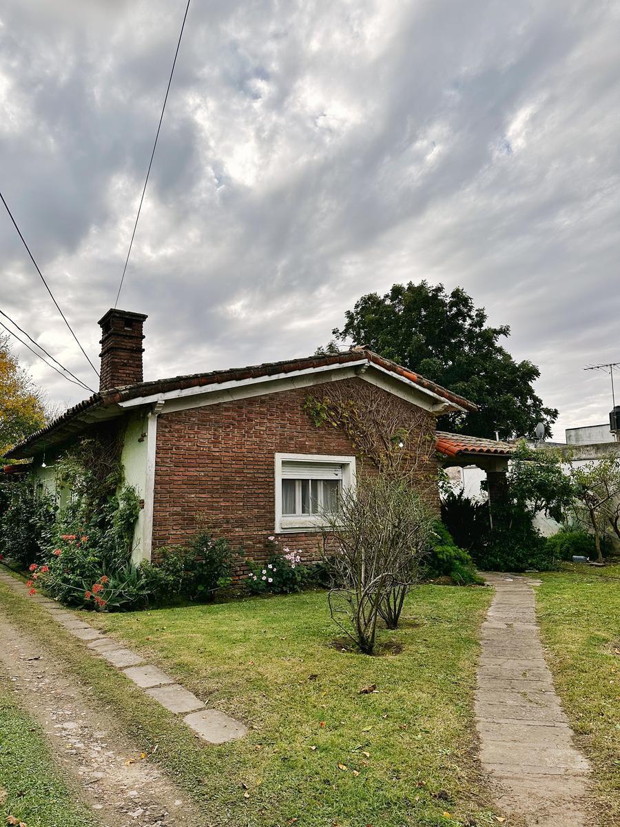 Casa en Venta en 506 Entre 12 y Camino Centenario - a Refaccionar 1