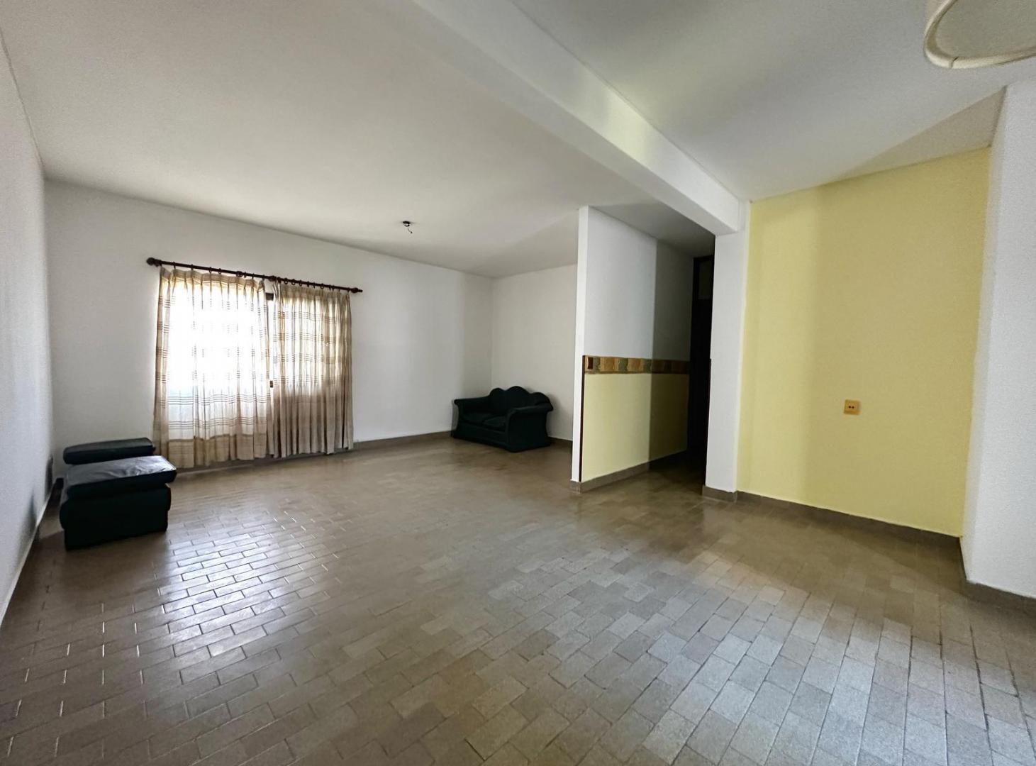 Foto de Departamento en Venta en Los Hornos, 3 dormitorios., imagen 4