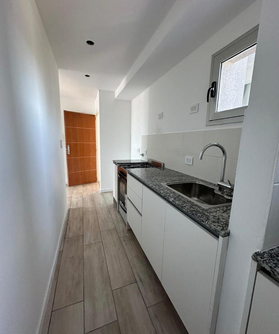 Departamento en venta en La Plata, un dormitorio. COCHERA.