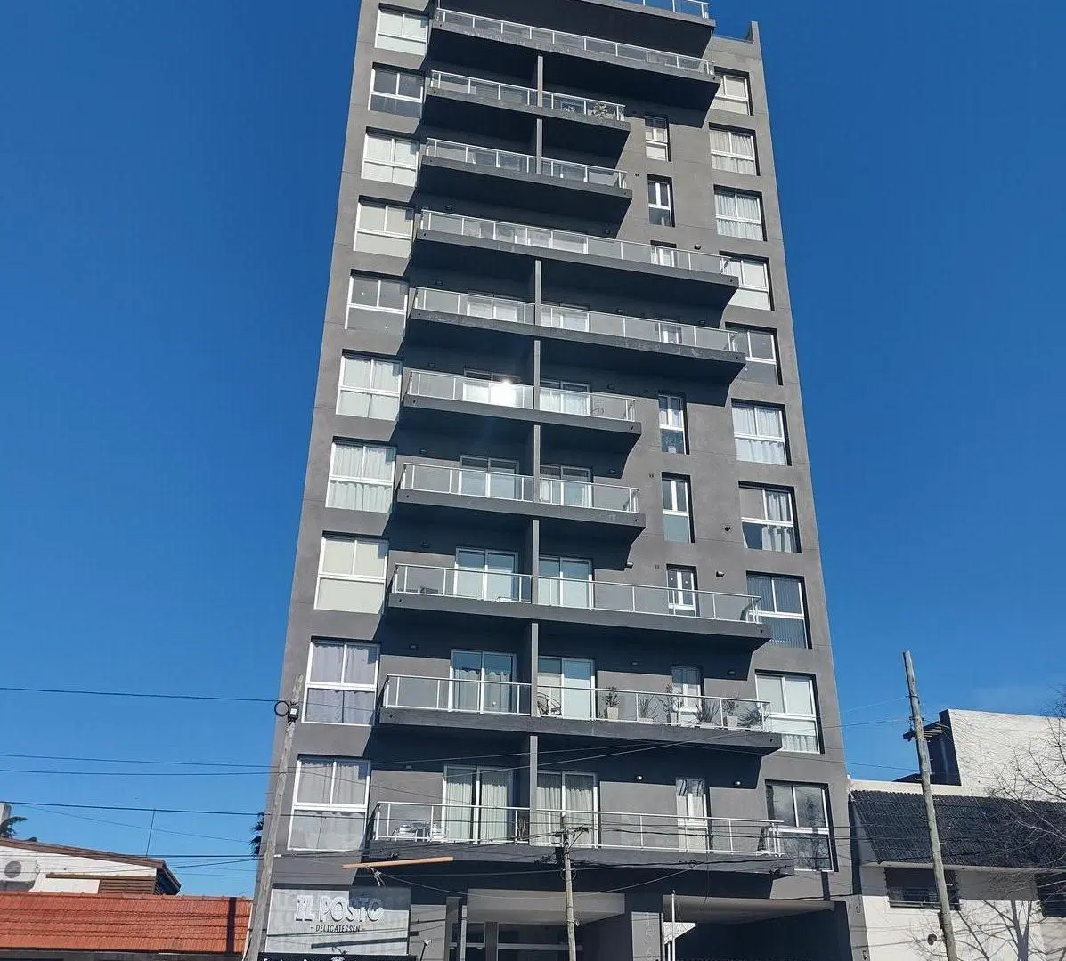 Departamento en  venta en La Plata, dos dormitorios con cochera cubierta. 2