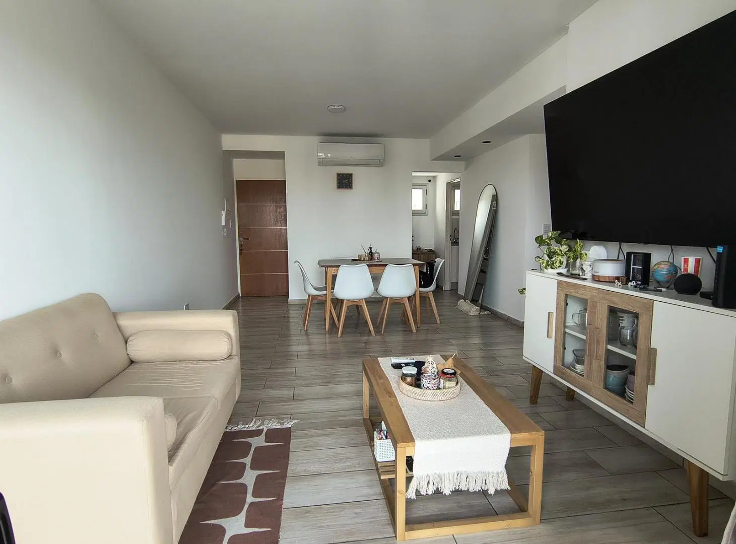 Departamento en  venta en La Plata, dos dormitorios con cochera cubierta. 3