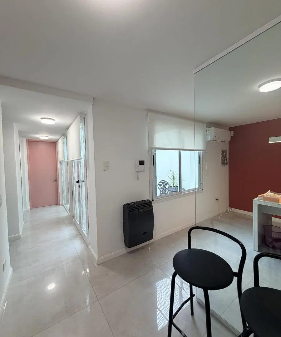 CASA PH EN VENTA EN LA PLATA, IDEAL OFICINA, ESCRIBANIA,CONSULTORIOS. 2